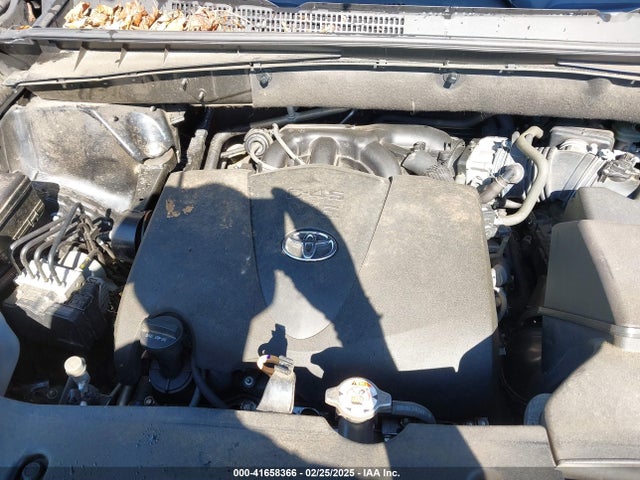 5TDJZRFH1KS970824 Toyota Highlander Se