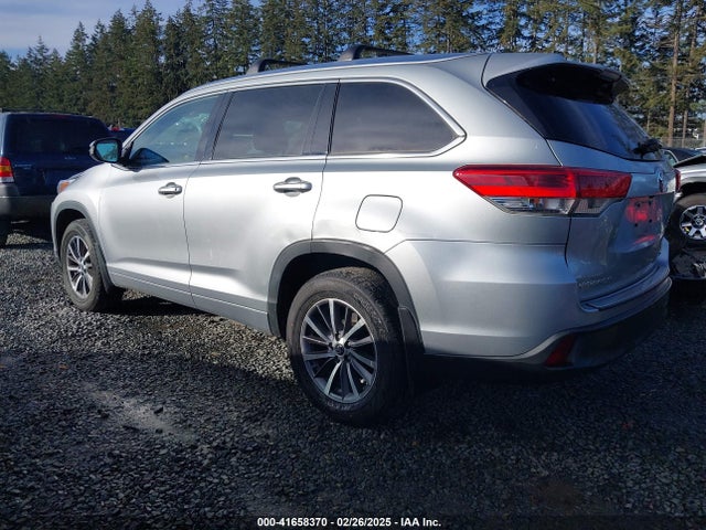 Toyota Highlander Xle 2017 5TDJZRFH1HS522415 Image 3