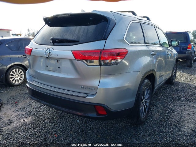 Toyota Highlander Xle 2017 5TDJZRFH1HS522415 Image 4