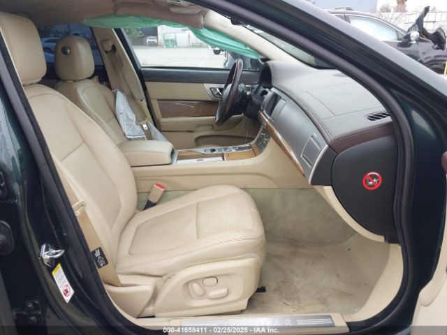 2010 JAGUAR XF SAJWA0HE8AMR78233 Photo 4