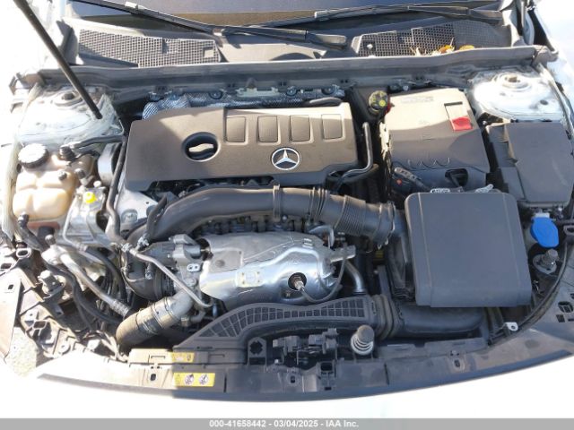 W1K5J4GB2NN318946 Mercedes-Benz m260