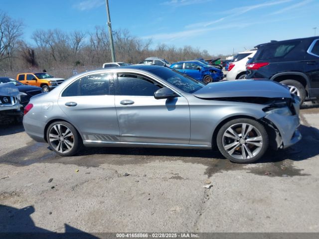 55SWF4JB2GU102863 Mercedes-Benz C 300 Luxury/sport