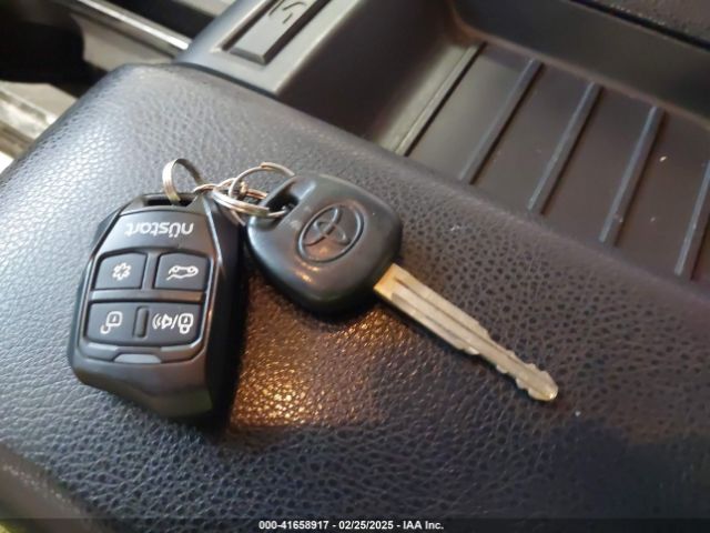 5TFUY5F16FX453174 Toyota Tundra Sr5 5.7l V8