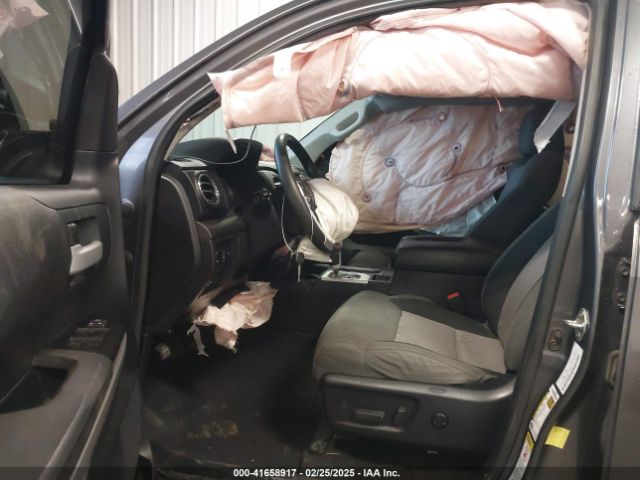 5TFUY5F16FX453174 Toyota Tundra Sr5 5.7l V8
