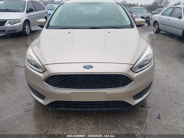 Ford FOCUS SE 2017 1FADP3K21HL262395 Image 6