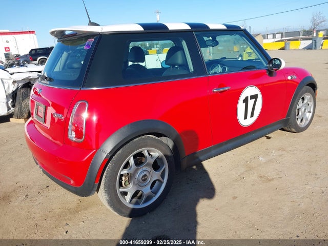2006 MINI COOPER S WMWRE33586TJ35569 Photo 3