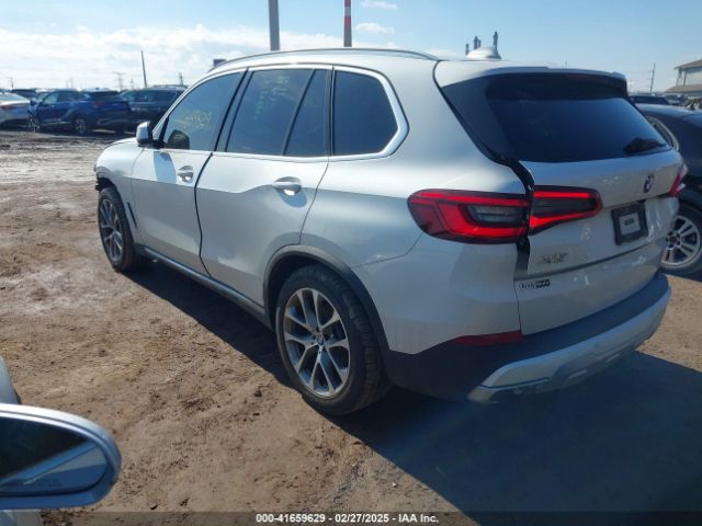 2019 BMW X5 5UXCR6C53KLL12164 Photo 2