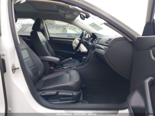 1VWGT7A33HC028826 Volkswagen Passat 1.8t Se