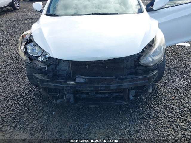 5NPDH4AE9GH771131 Hyundai ELANTRA SE