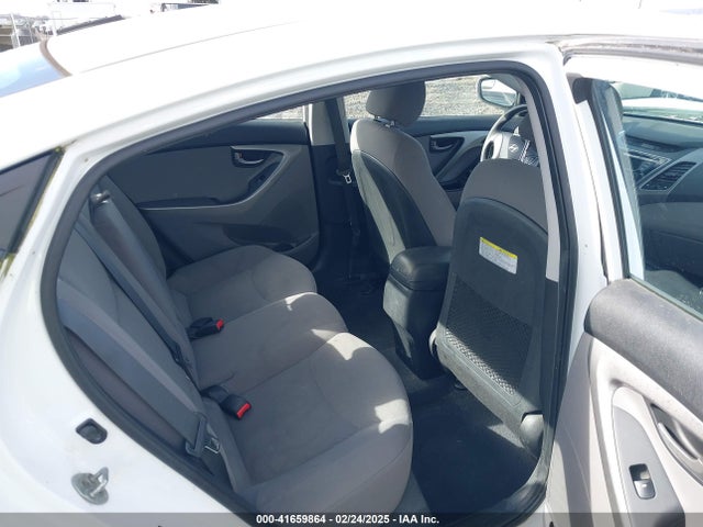5NPDH4AE9GH771131 Hyundai ELANTRA SE