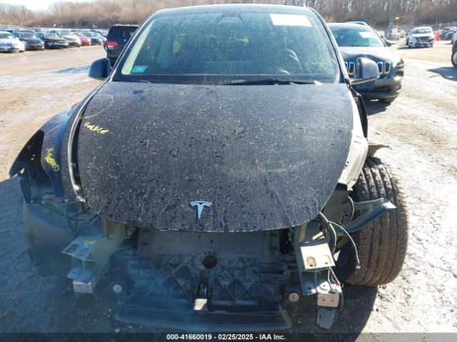 7SAYGDEFXNF313636 Tesla Model Y Performance Dual Motor All-wheel Drive