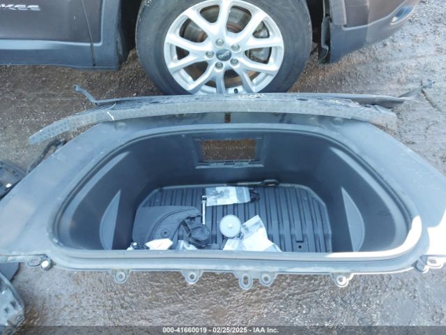 7SAYGDEFXNF313636 Tesla Model Y Performance Dual Motor All-wheel Drive