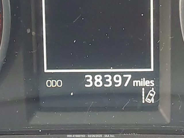JTMBFREV8JJ221731 Toyota RAV4 LE