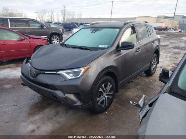JTMBFREV8JJ221731 Toyota RAV4 LE