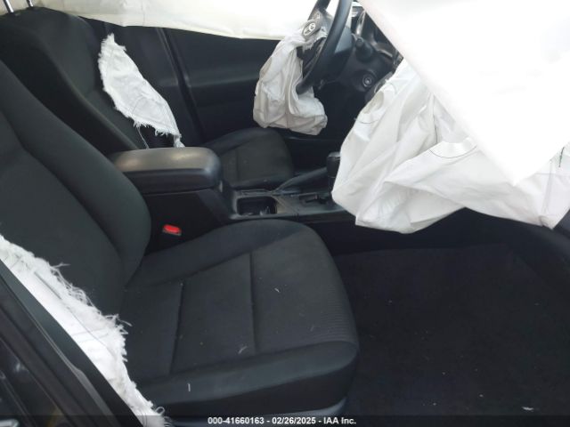 JTMBFREV8JJ221731 Toyota RAV4 LE