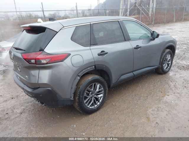 5N1BT3ABXNC708582 Nissan Rogue S Intelligent Awd
