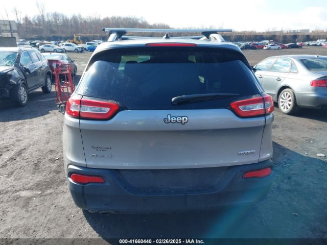 1C4PJMCB5EW167961 Jeep Cherokee Latitude
