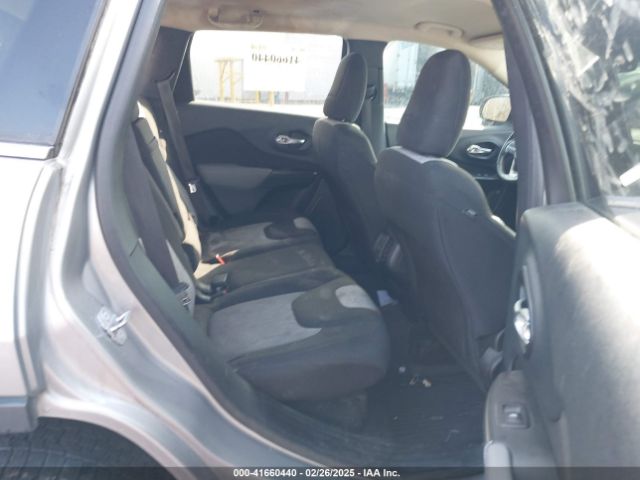1C4PJMCB5EW167961 Jeep Cherokee Latitude