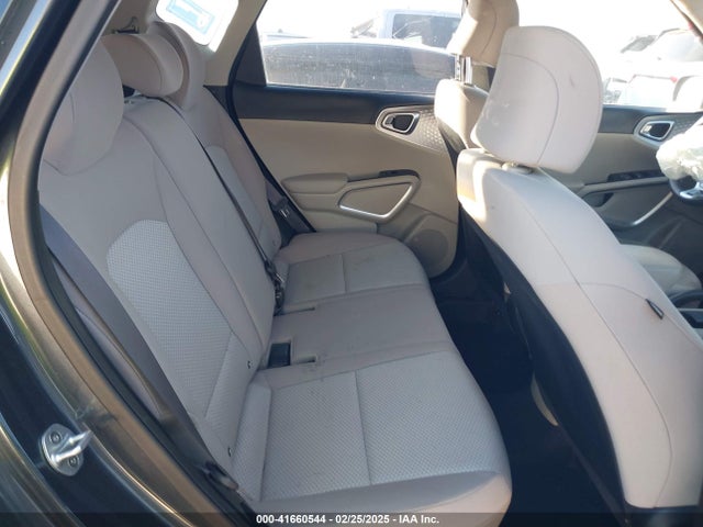 KNDJ23AU3L7104656 KIA SOUL LX