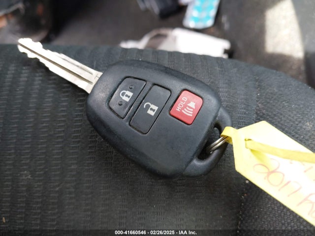 Toyota RAV4 LE 2017 JTMBFREV2HJ128245 Image 11