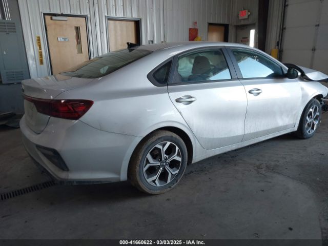 3KPF24AD0ME269626 KIA Forte Lxs