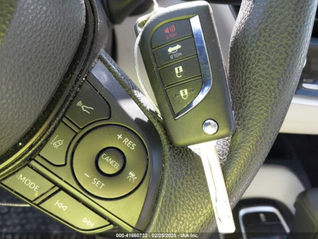 JTDEPMAE5NJ221114 Toyota COROLLA LE