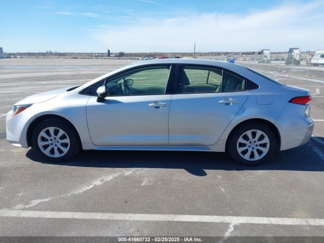 JTDEPMAE5NJ221114 Toyota COROLLA LE