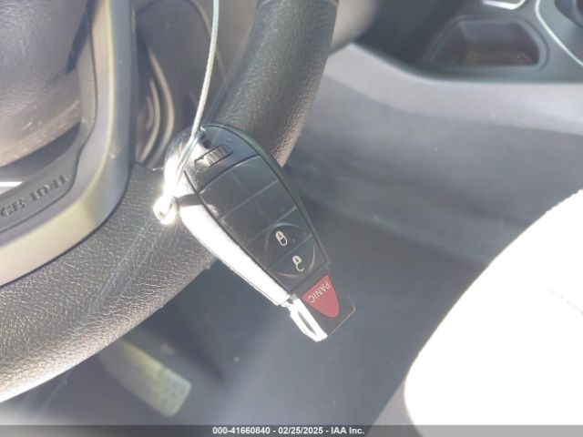 1C4PJLCB1KD439150 Jeep Cherokee Latitude Fwd
