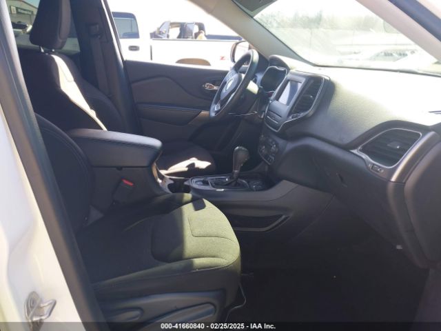 1C4PJLCB1KD439150 Jeep Cherokee Latitude Fwd