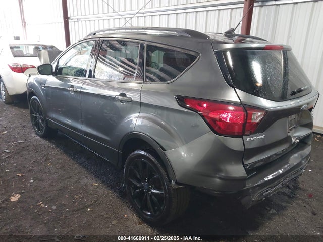 1FMCU0GD5KUB75653 Ford ESCAPE SE