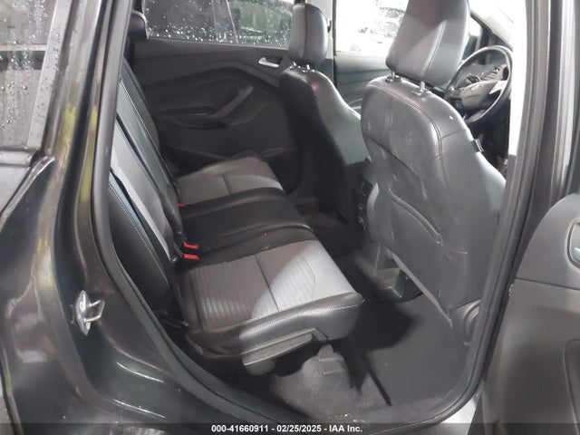 1FMCU0GD5KUB75653 Ford ESCAPE SE