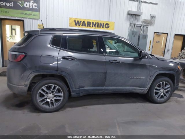 3C4NJDBB9JT175313 Jeep Compass Latitude 4x4