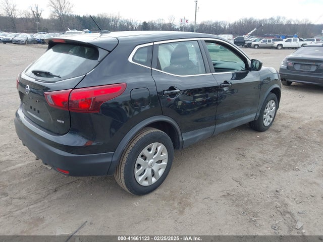 JN1BJ1CR5JW251040 Nissan Rogue Sport S