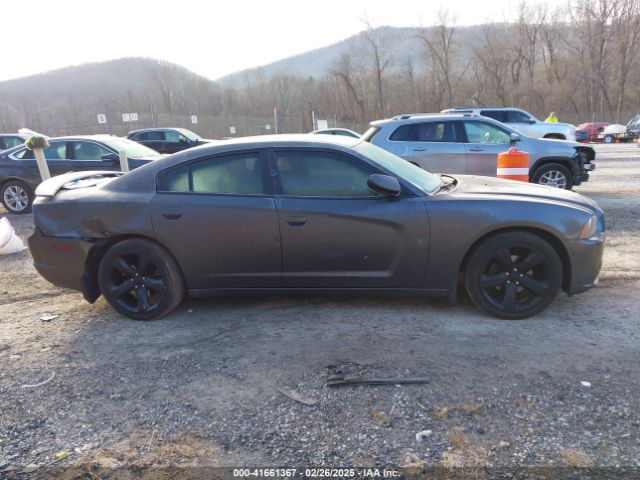 2C3CDXHG1EH115998 Dodge Charger Sxt