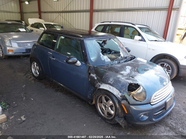 2011 MINI COOPER WMWSU3C53BT093584 Photo 0