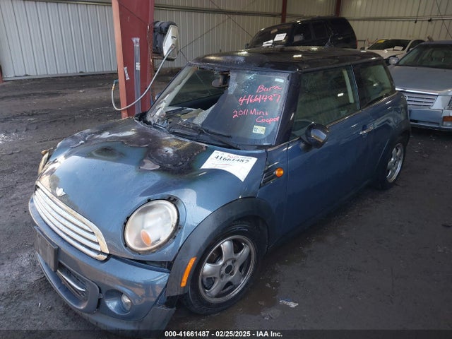 2011 MINI COOPER WMWSU3C53BT093584 Photo 1