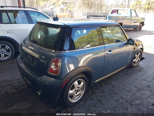 2011 MINI COOPER WMWSU3C53BT093584 Photo 3