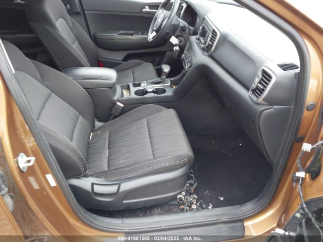 KNDPMCAC6H7042379 KIA Sportage Lx