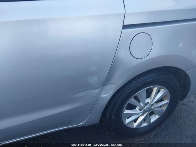KNDMB5C18G6164472 KIA SEDONA LX
