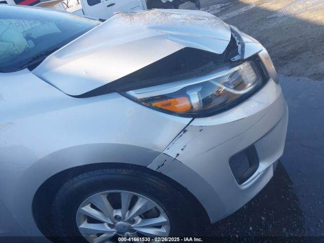 KNDMB5C18G6164472 KIA SEDONA LX