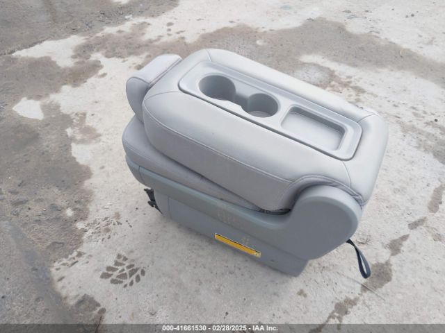 KNDMB5C18G6164472 KIA SEDONA LX