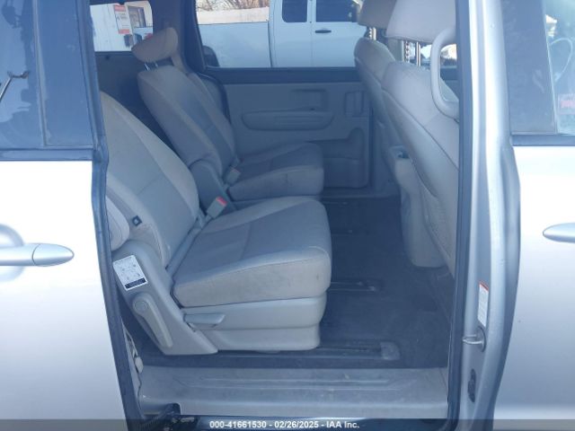KNDMB5C18G6164472 KIA SEDONA LX
