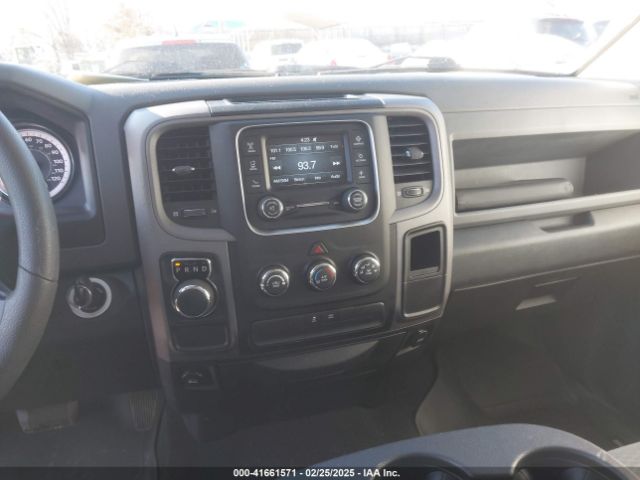 1C6RR6KG5JS304593 RAM 1500 Express  4x2 5'7 Box