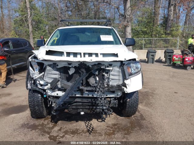 5TFUM5F12JX075925 Toyota Tundra Sr 4.6l V8