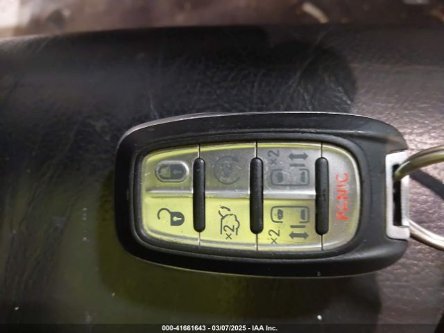 2C4RC1BG8HR803137 Chrysler Pacifica Touring-l