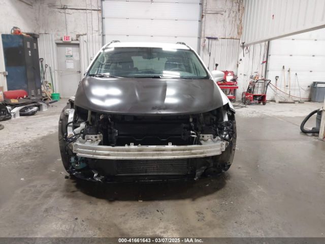 2C4RC1BG8HR803137 Chrysler Pacifica Touring-l