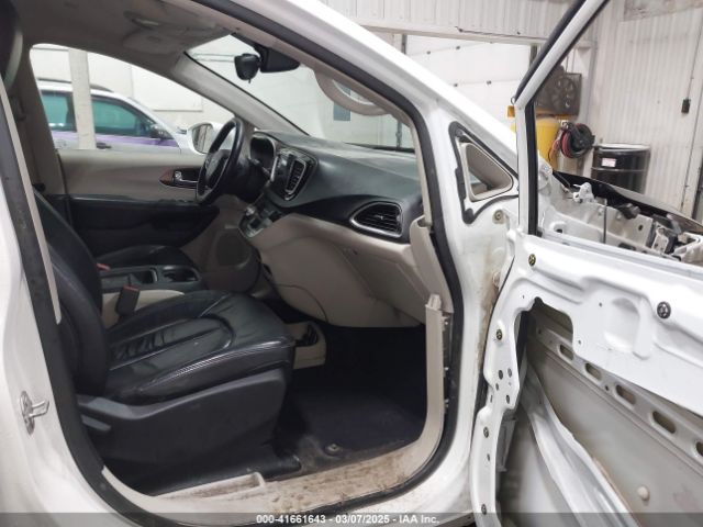 2C4RC1BG8HR803137 Chrysler Pacifica Touring-l