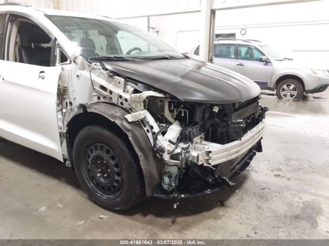 2C4RC1BG8HR803137 Chrysler Pacifica Touring-l