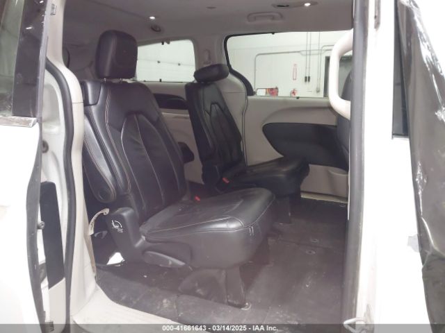 2C4RC1BG8HR803137 Chrysler Pacifica Touring-l