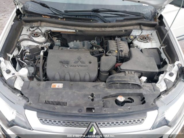 JA4AZ3A32KZ007111 Mitsubishi Outlander Es
